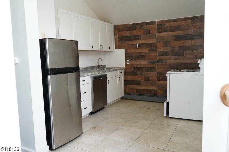 85 Roosevelt Ave, Butler Boro, NJ 07405