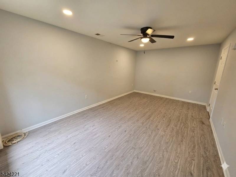 151 W Market St, Newark City, NJ 07103