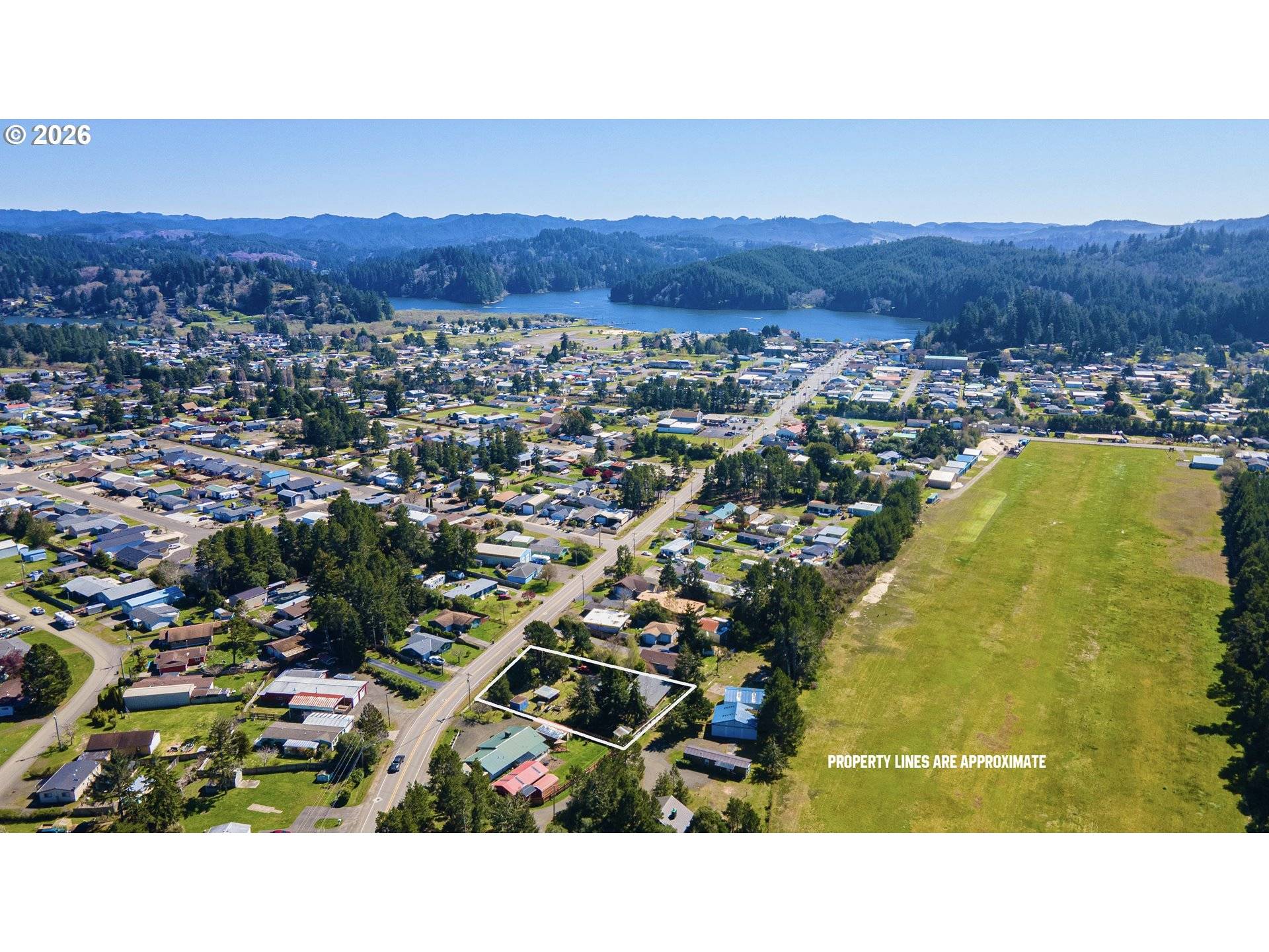 465 N 8TH ST, Lakeside, OR 97449