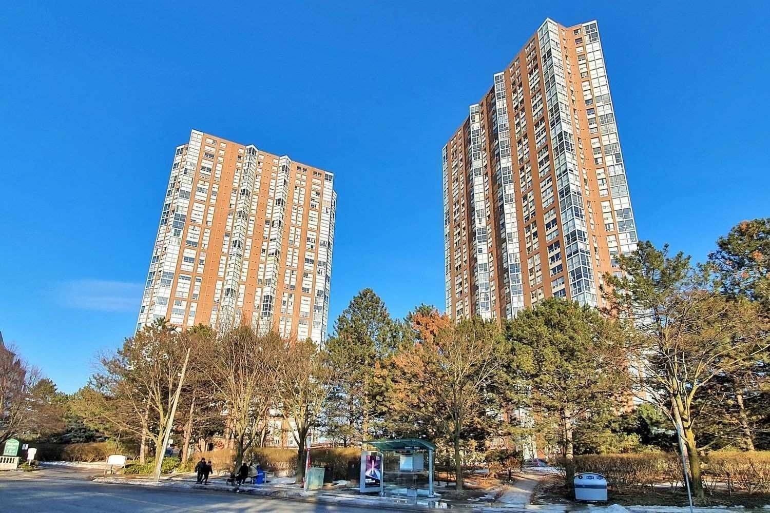 5 Concorde PL #3706, Toronto C13, ON M3C 3M8