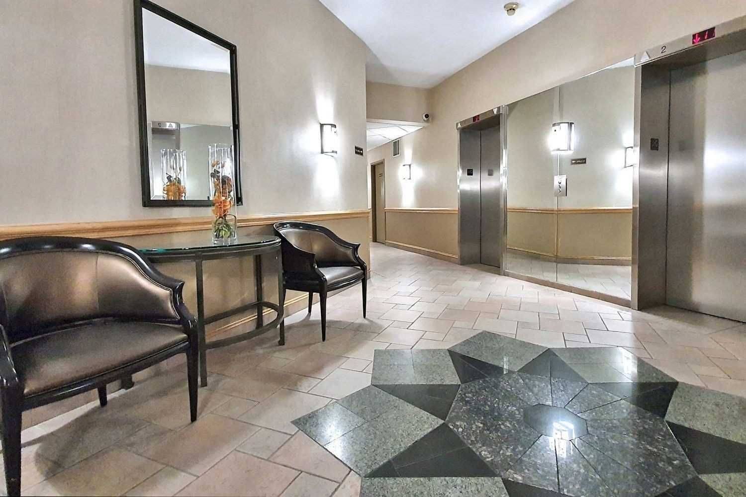 5 Concorde PL #3706, Toronto C13, ON M3C 3M8