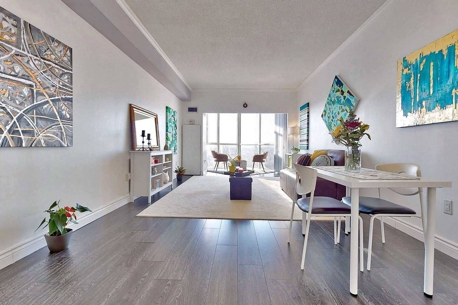 5 Concorde PL #3706, Toronto C13, ON M3C 3M8