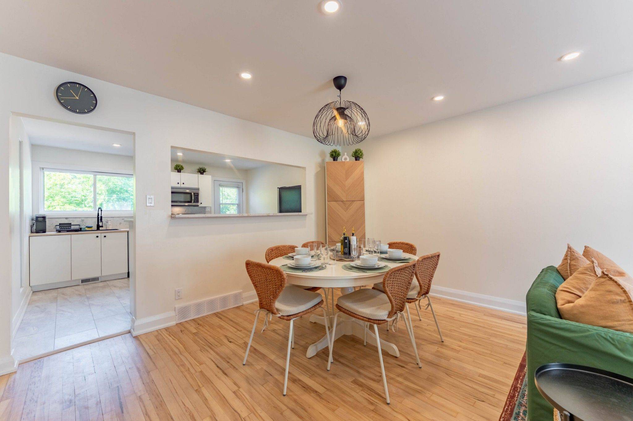 820 Grenon AVE, Britannia Heights - Queensway Terrace N And Area, ON K2B 6G2