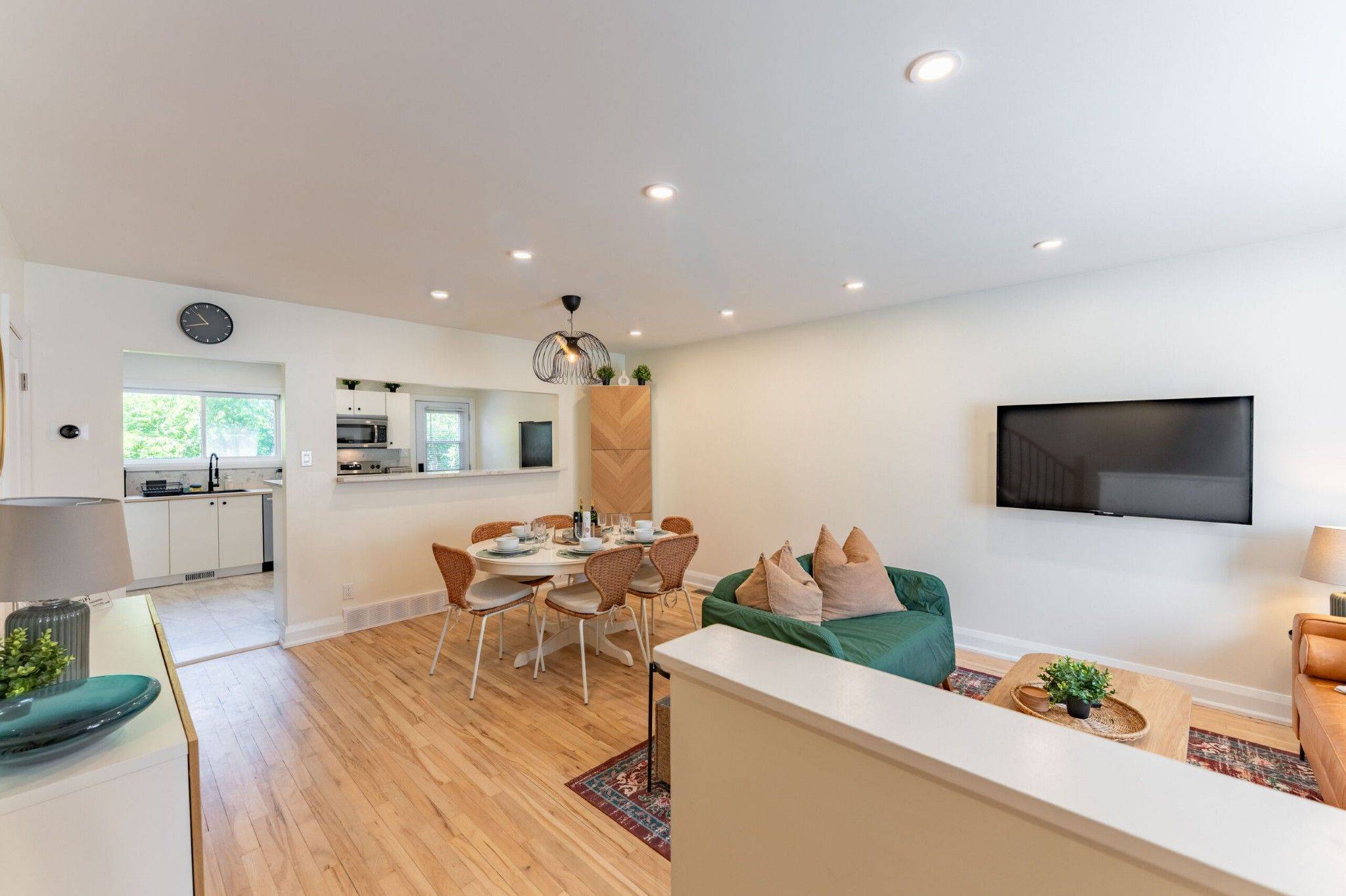 820 Grenon AVE, Britannia Heights - Queensway Terrace N And Area, ON K2B 6G2