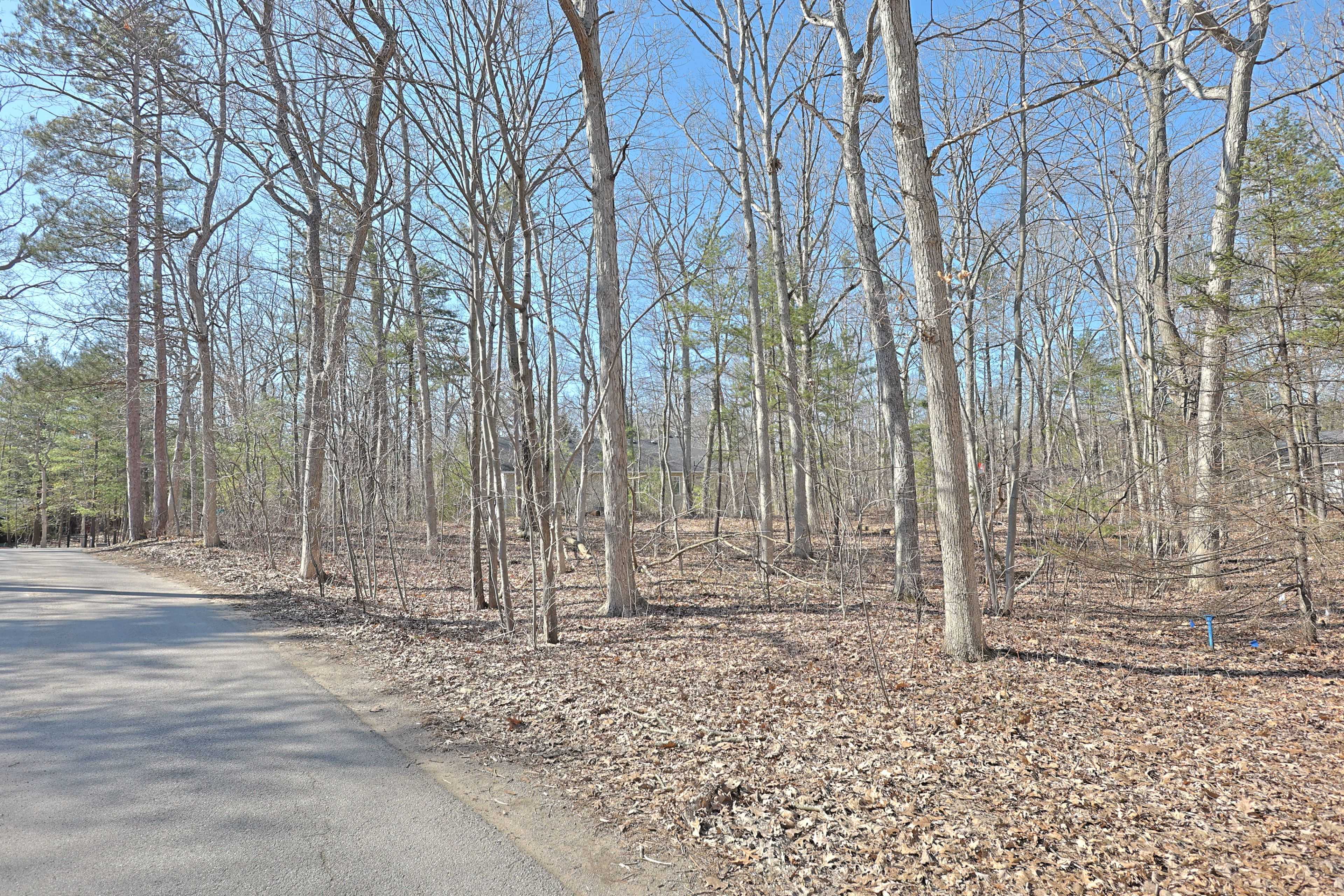 10296 Grand Oaks DR, Lambton Shores, ON N0M 1T0