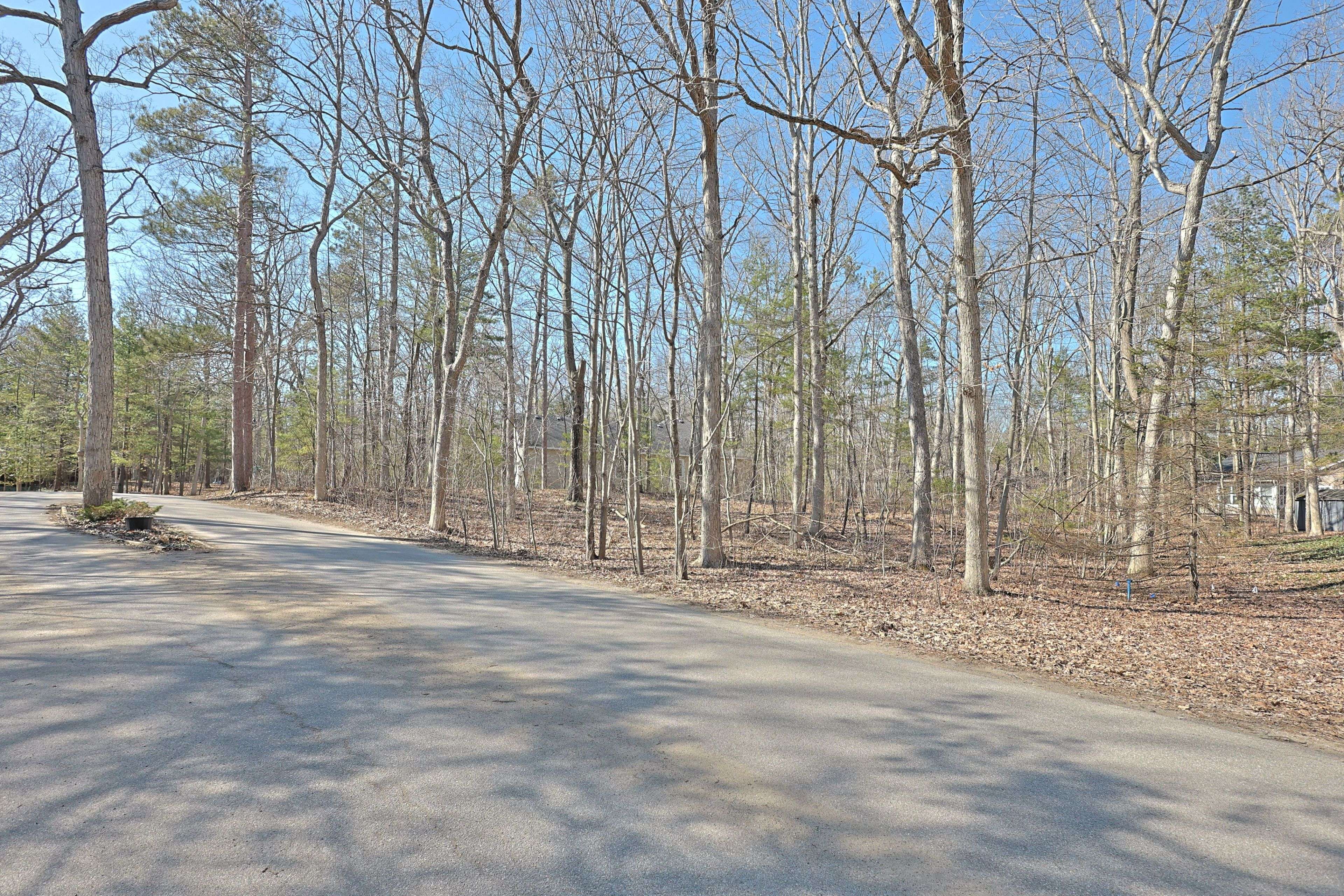 10296 Grand Oaks DR, Lambton Shores, ON N0M 1T0