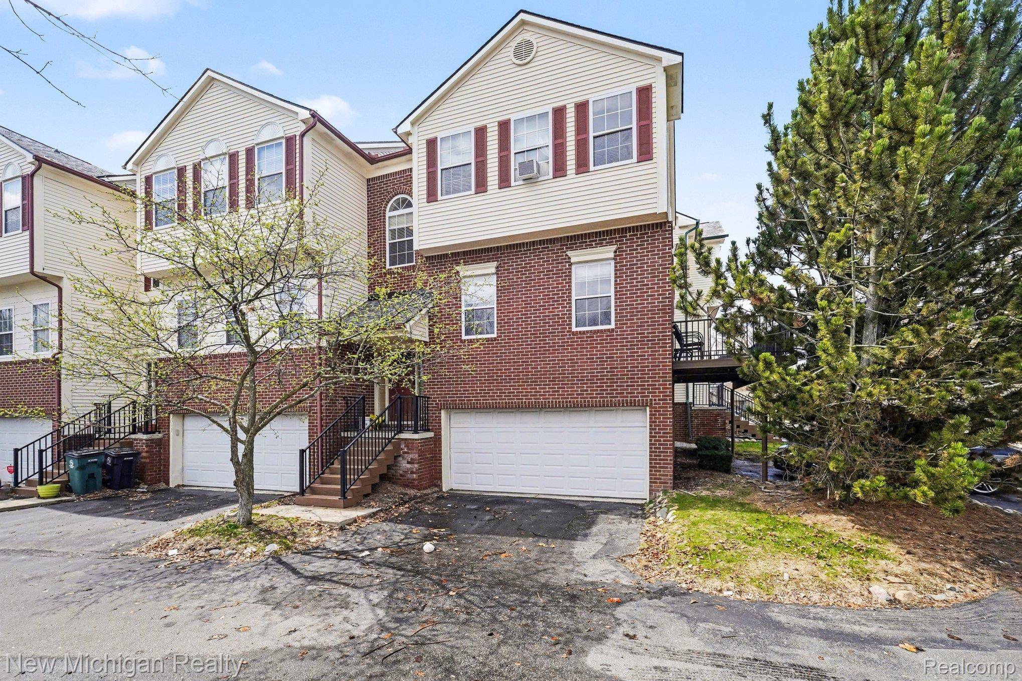 2666 Crooks RD, Royal Oak, MI 48073