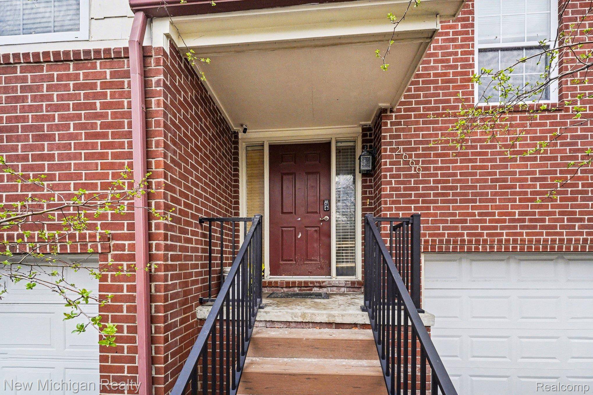 2666 Crooks RD, Royal Oak, MI 48073