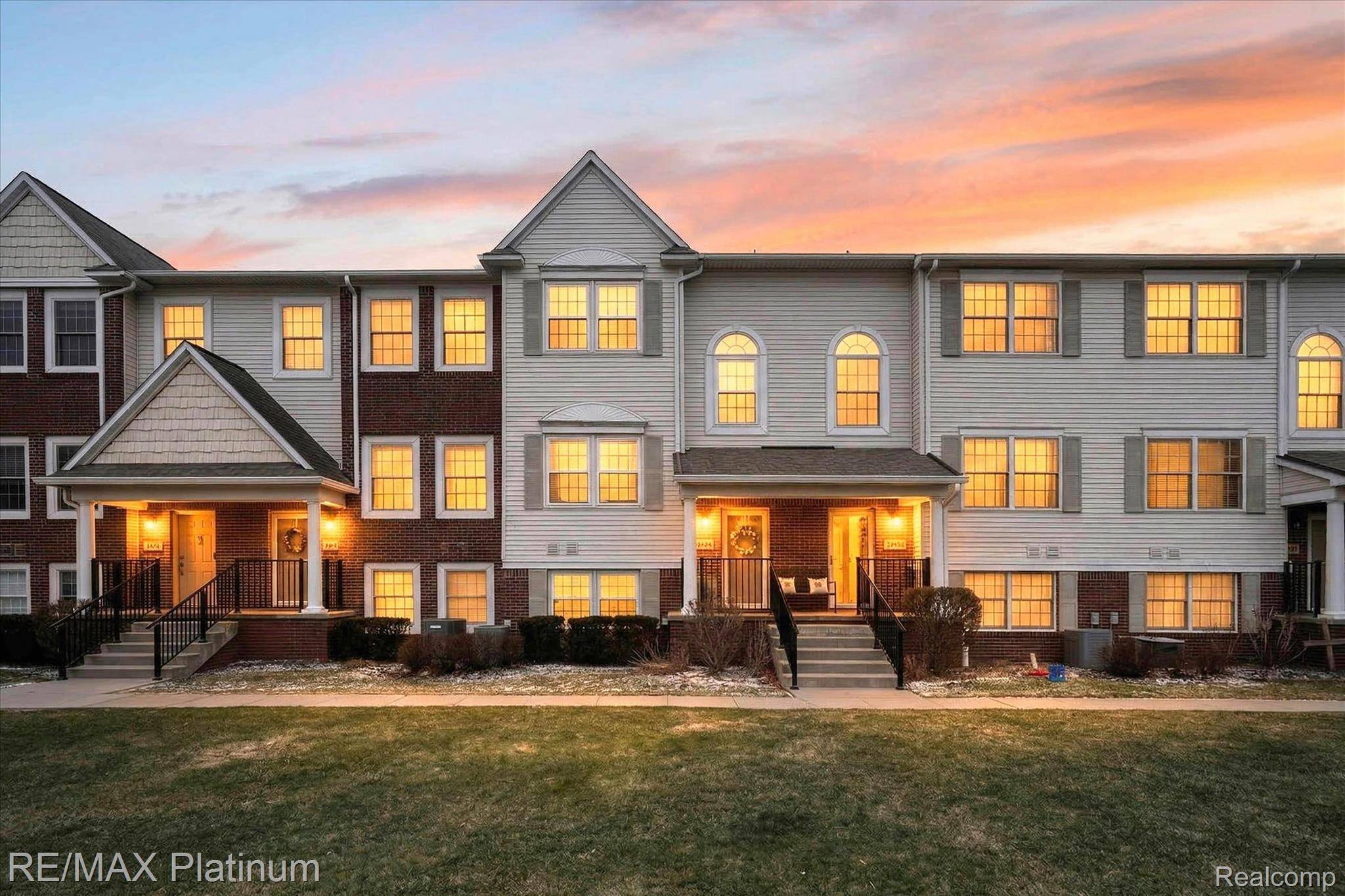 730 Eagle DR #14, Fenton, MI 48430