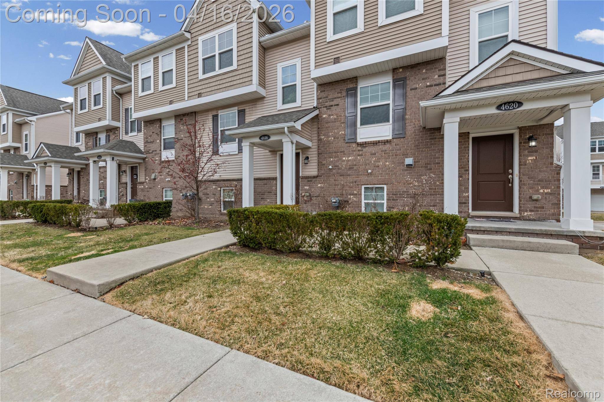 4616 Bradley CIR, Troy, MI 48085