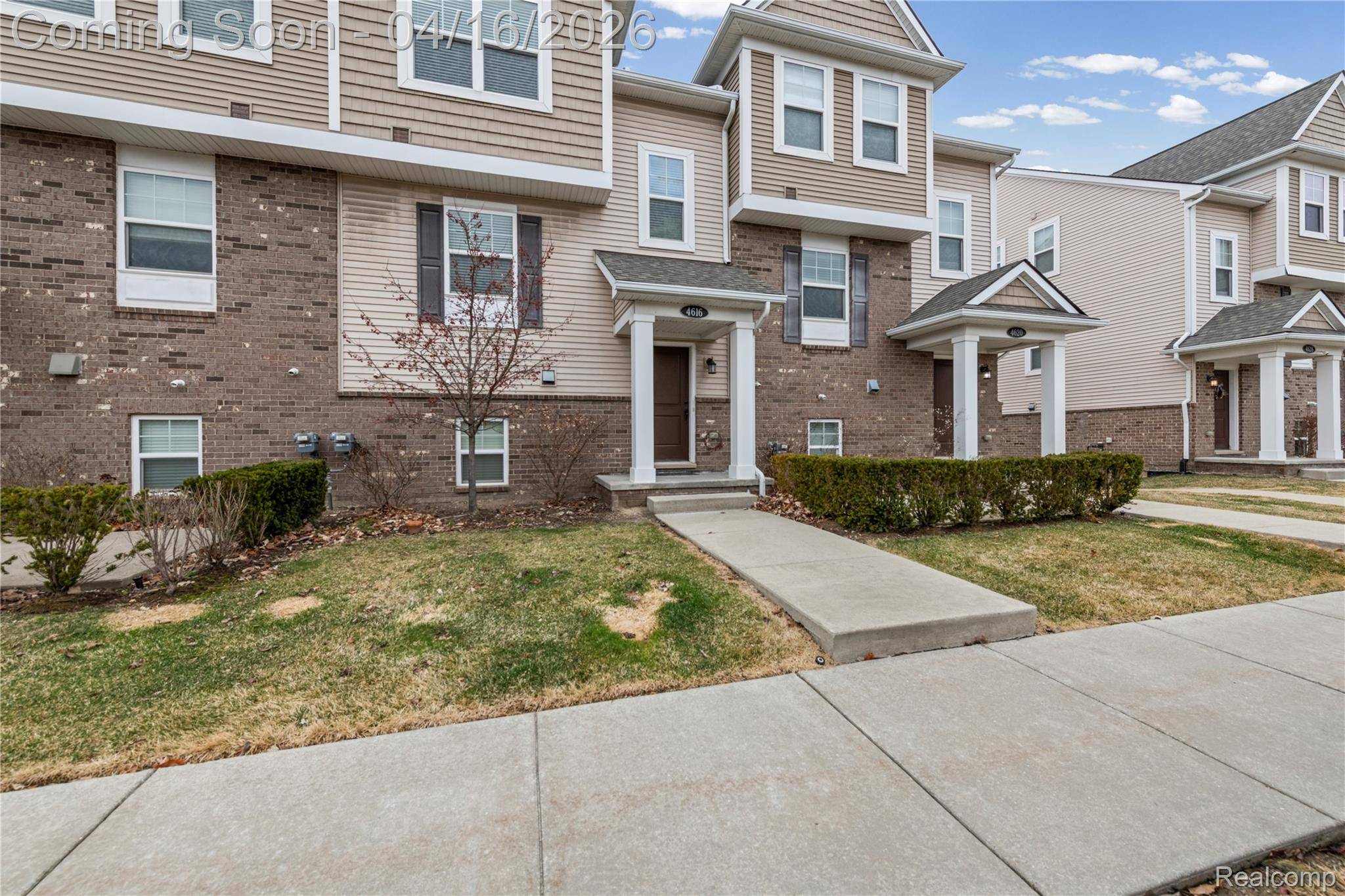 4616 Bradley CIR, Troy, MI 48085