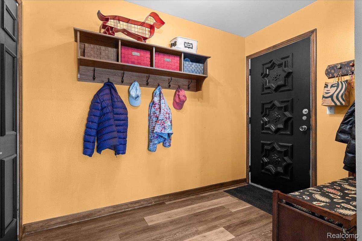 42160 Woodward AVE #17, Bloomfield Hills, MI 48304