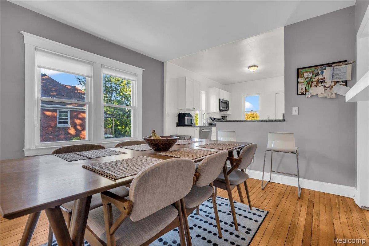 1202 Lawrence ST, Detroit, MI 48202