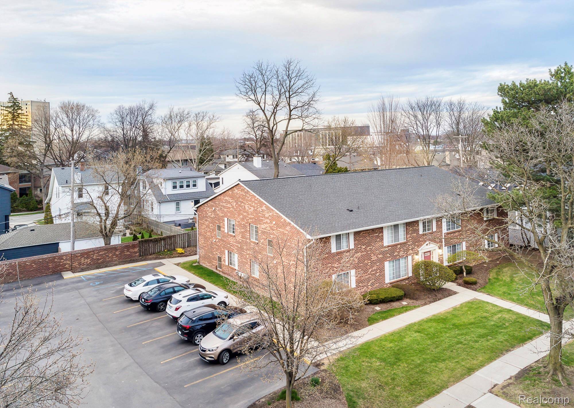 575 E Lincoln ST, Birmingham, MI 48009