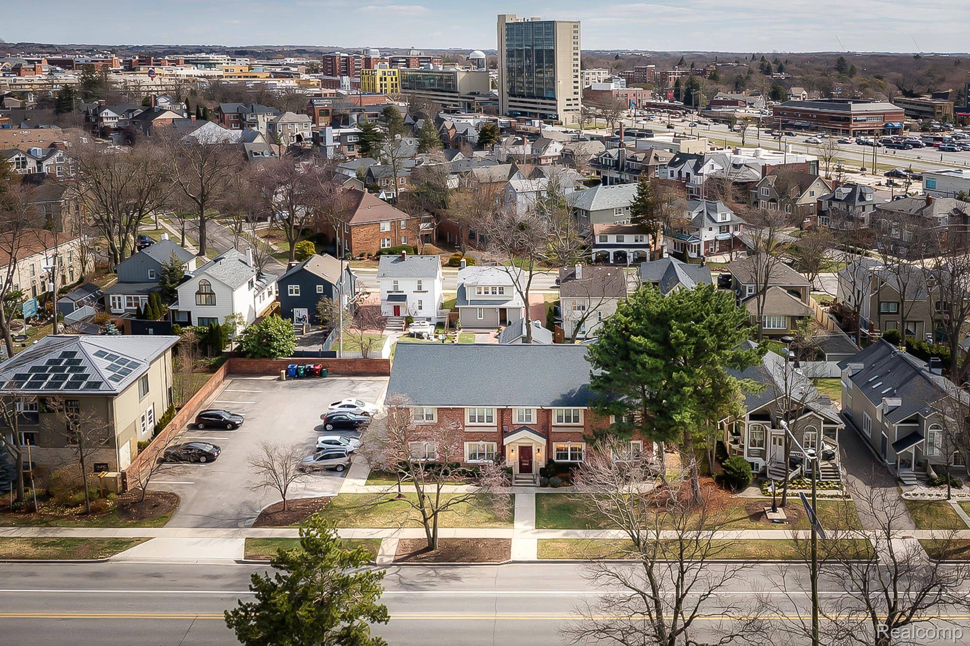 575 E Lincoln ST, Birmingham, MI 48009