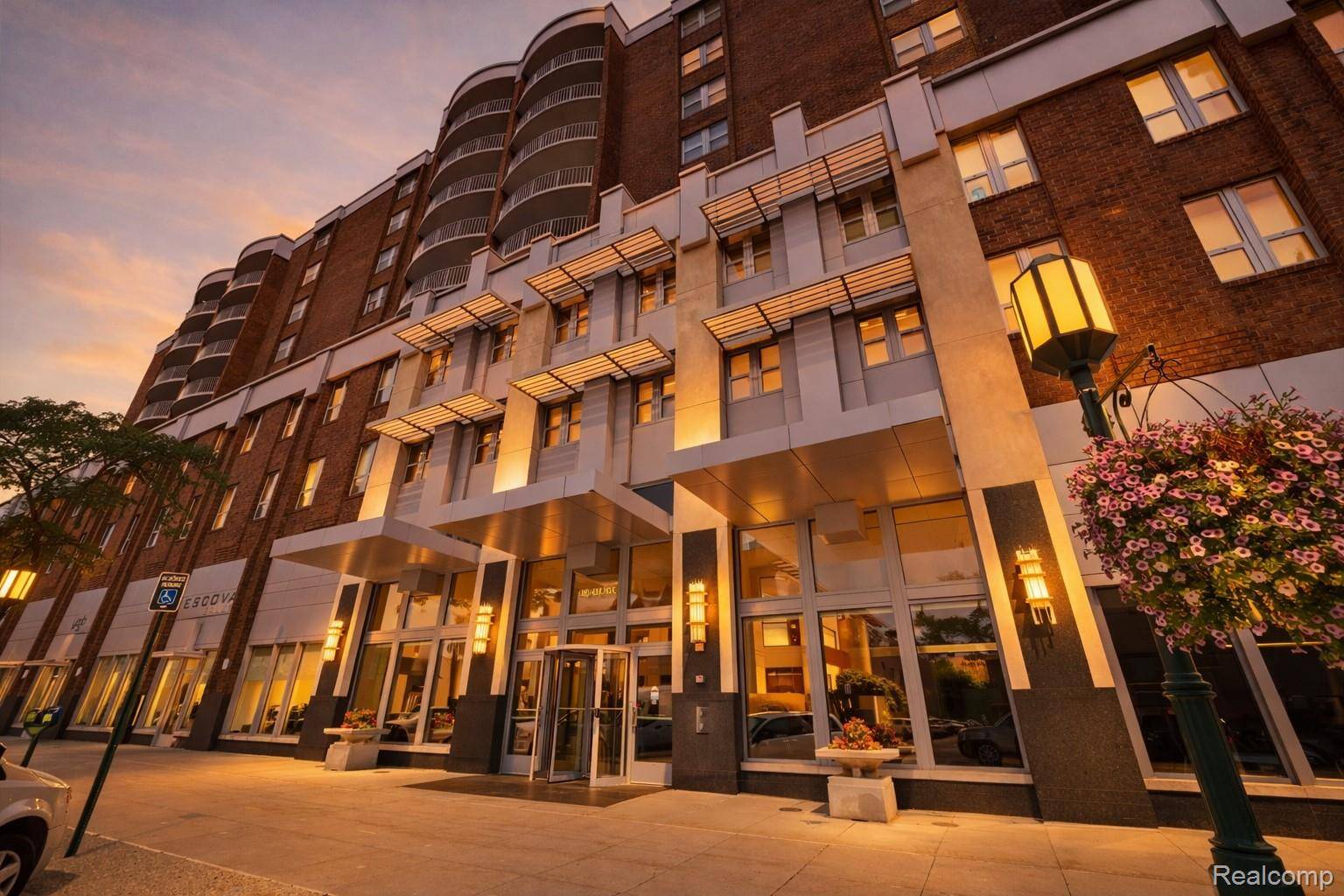 411 S Old Woodward AVE #924, Birmingham, MI 48009