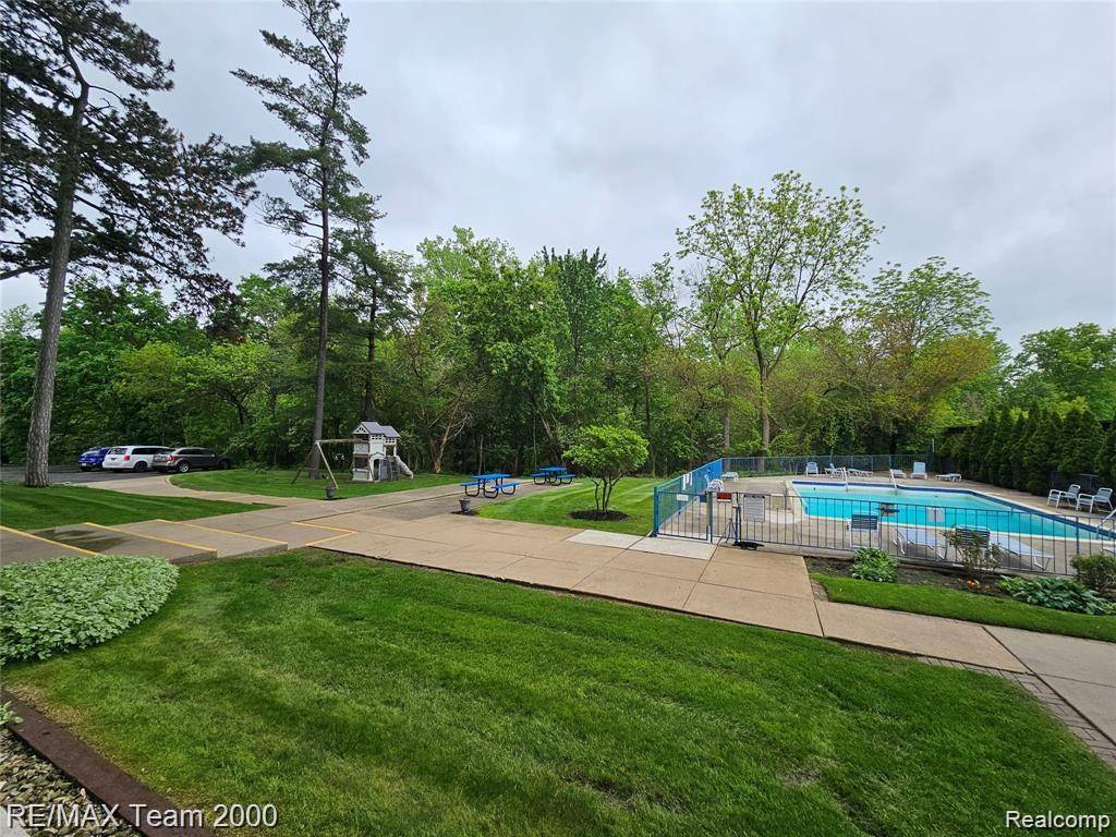 22700 Garrison ST #709, Dearborn, MI 48124