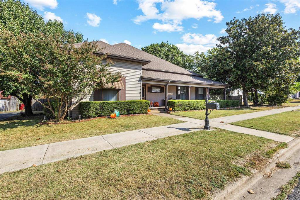 302 W Main Street, Honey Grove, TX 75446