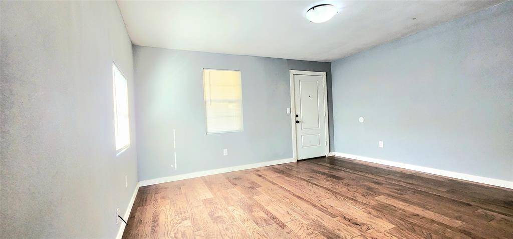 8525 Oak Haven Lane, Dallas, TX 75217