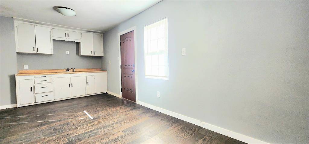 8525 Oak Haven Lane, Dallas, TX 75217