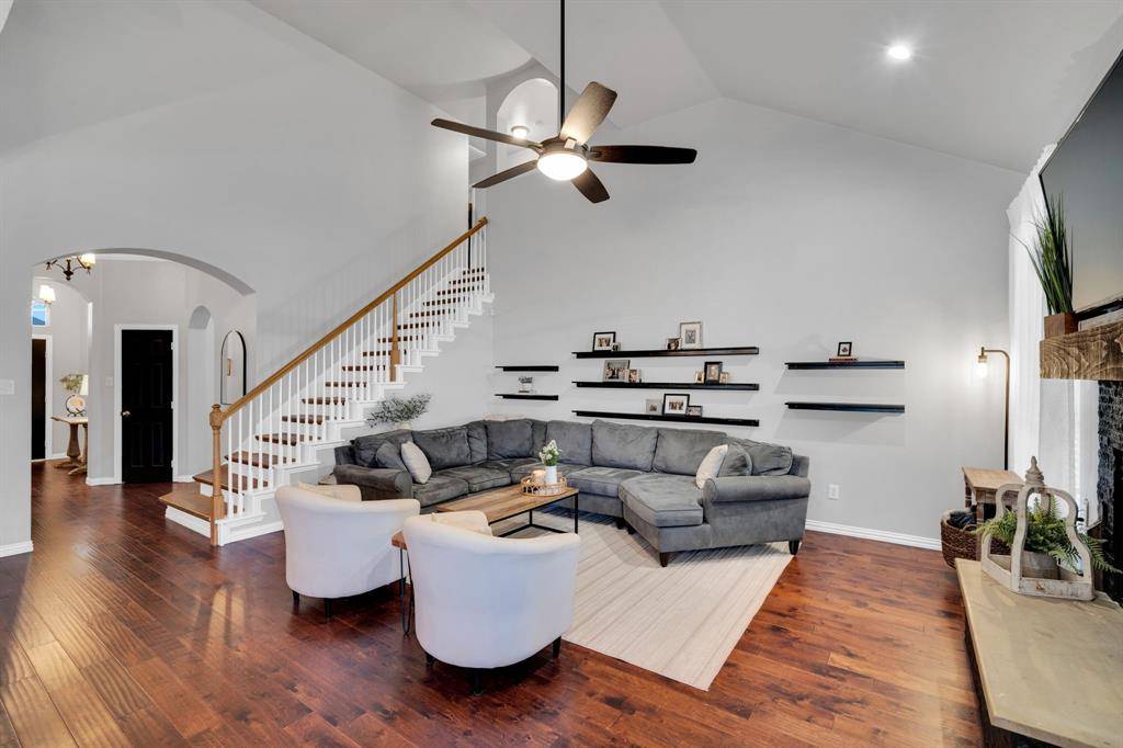 1121 Meghann Lane, Waxahachie, TX 75167