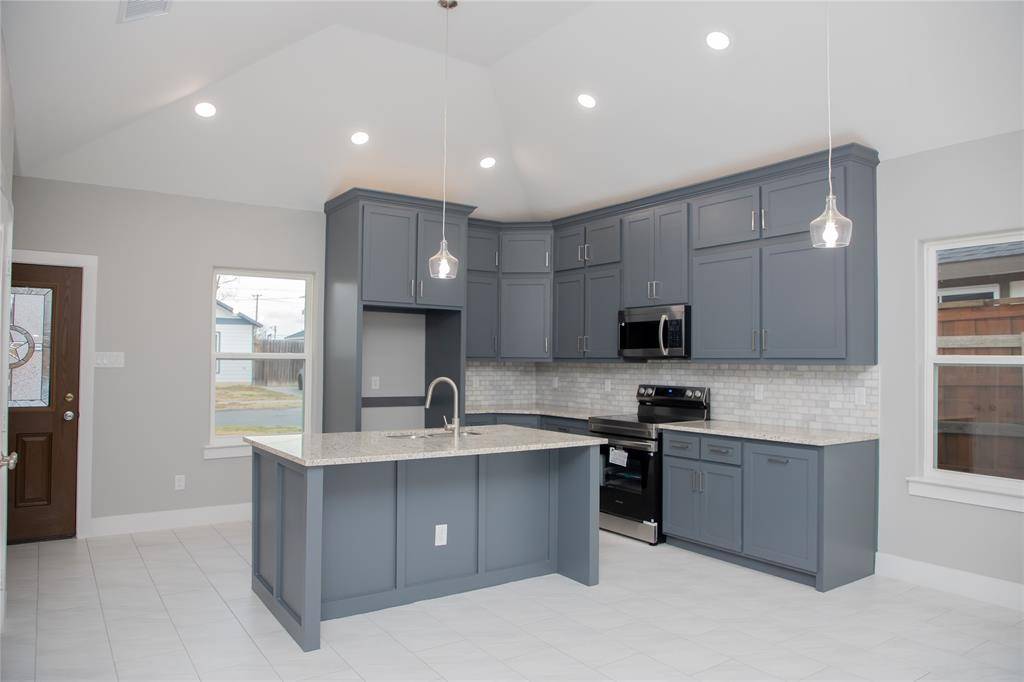 1527 Caldwell Avenue, Dallas, TX 75223