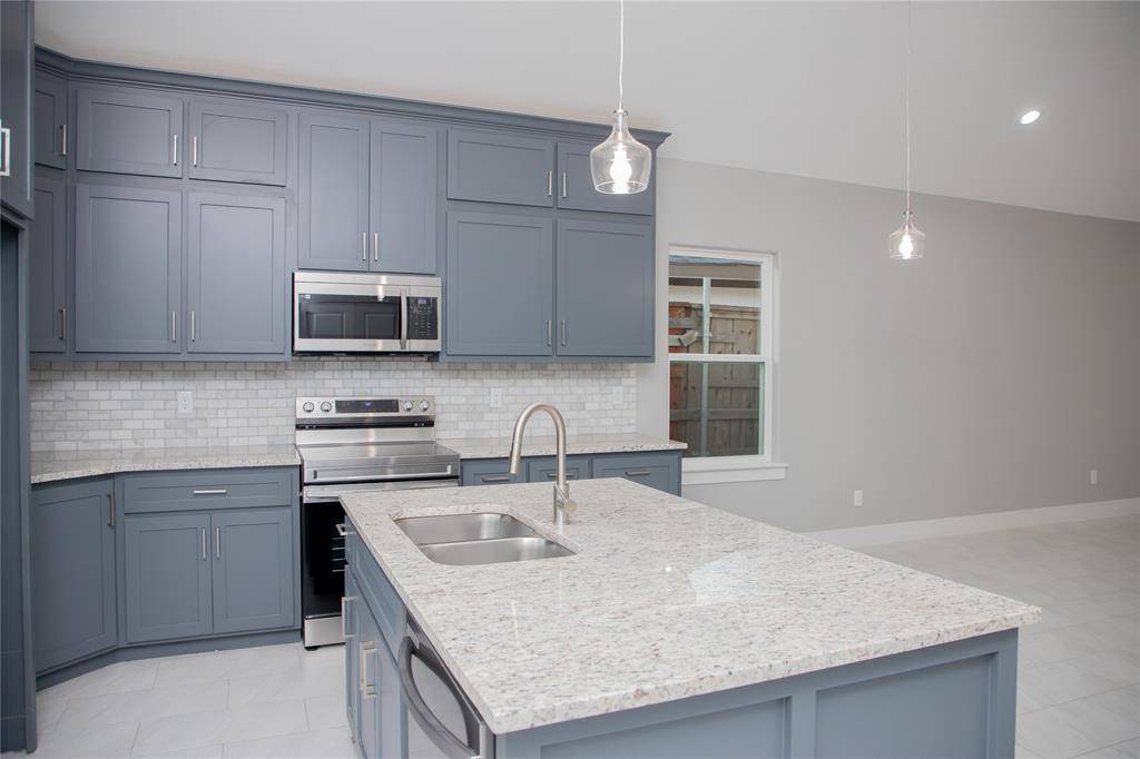 1527 Caldwell Avenue, Dallas, TX 75223