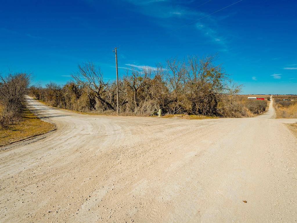 0 Hcr 2302, Abbott, TX 76621