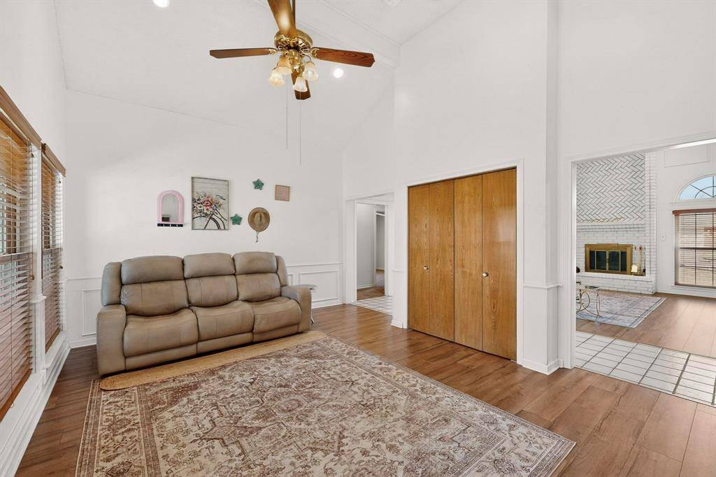 1110 Shady Oak Trail, Mansfield, TX 76063