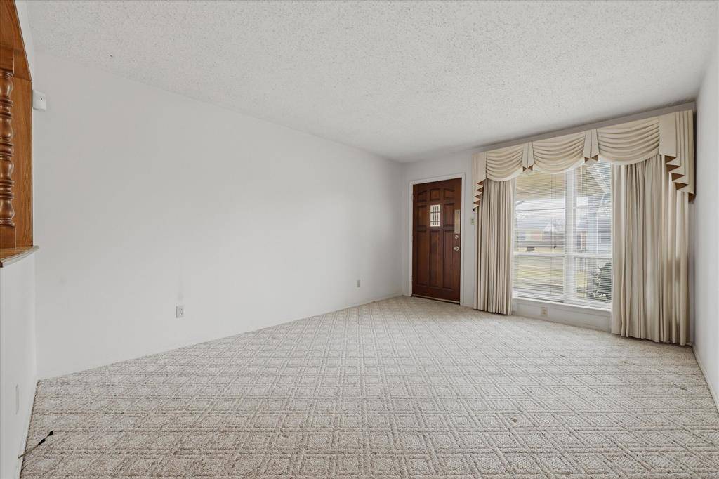 2341 Lagoon Drive, Mesquite, TX 75150