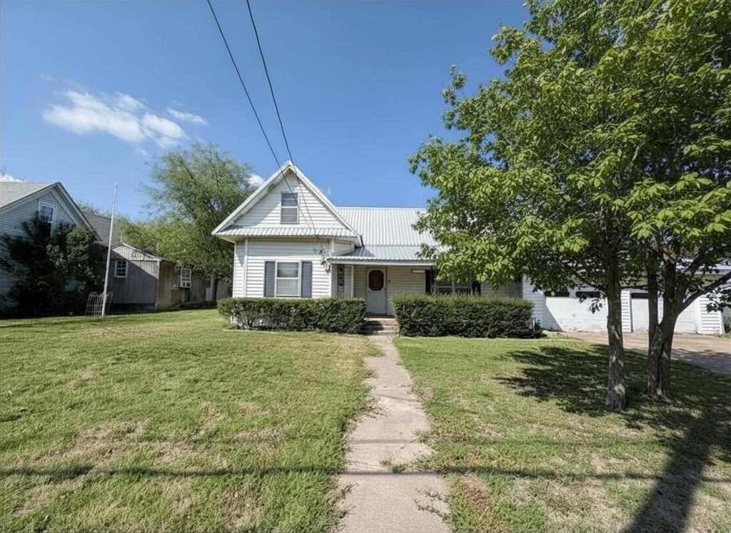 411 E Avenue G, Midlothian, TX 76065