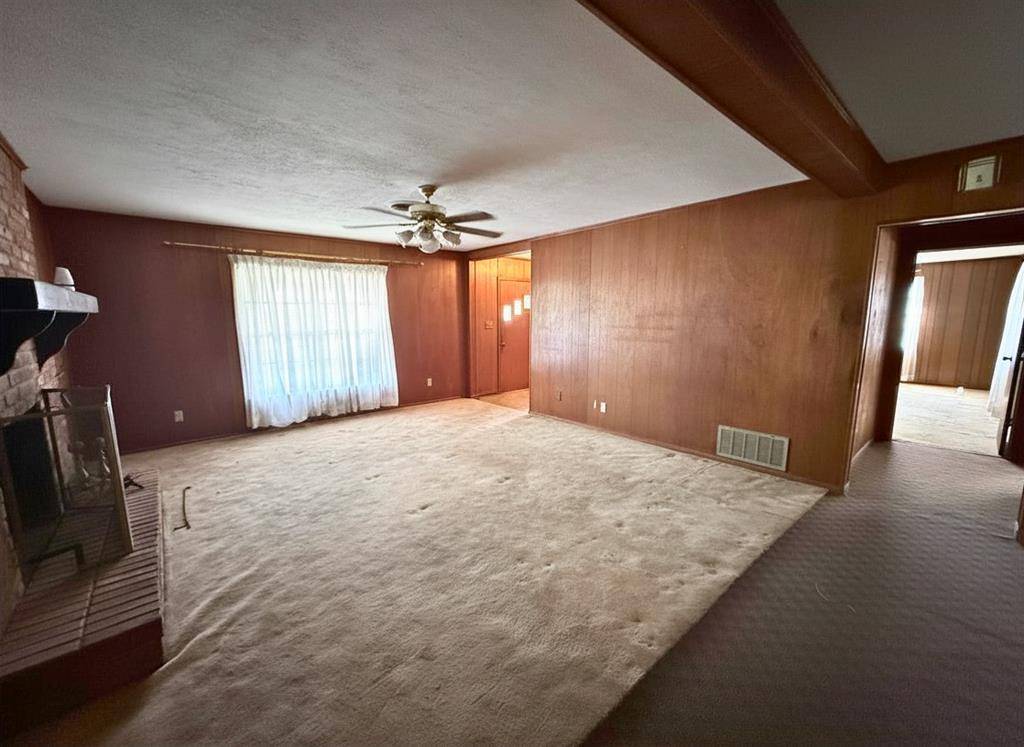 411 E Avenue G, Midlothian, TX 76065