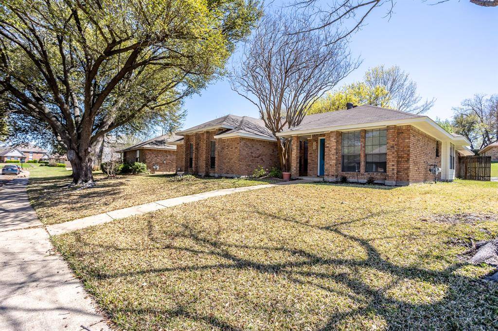 509 WISTERGLEN Drive, Desoto, TX 75115