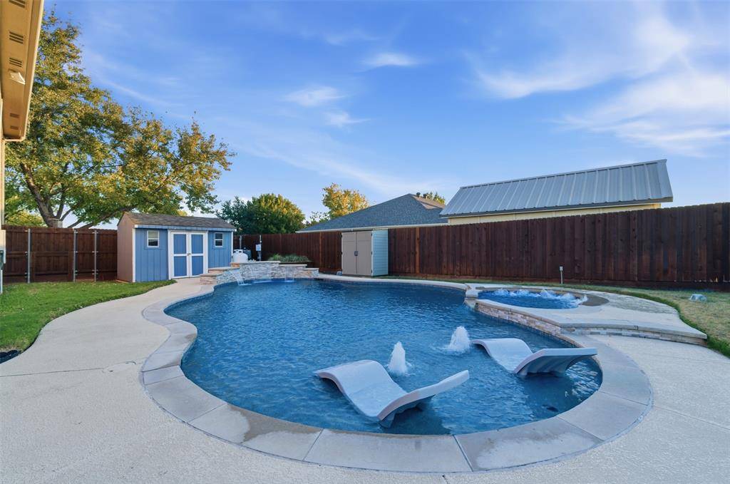 1004 Cedar Ridge Lane, Burleson, TX 76028