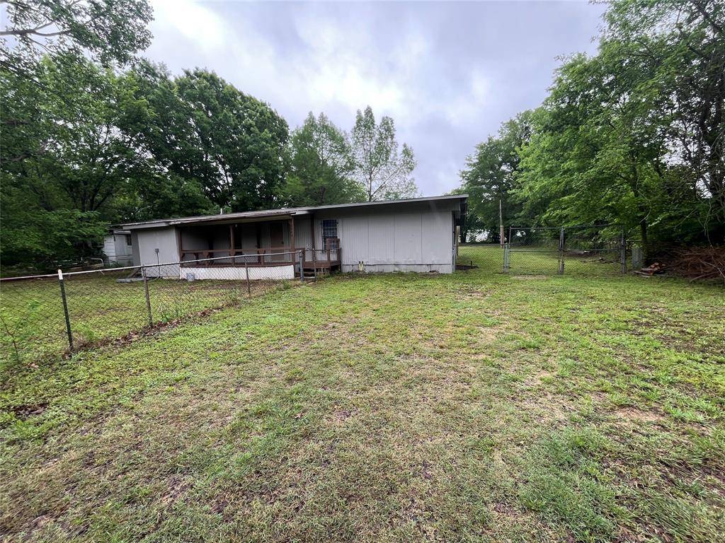 2445 Elmwood Drive, Wills Point, TX 75169