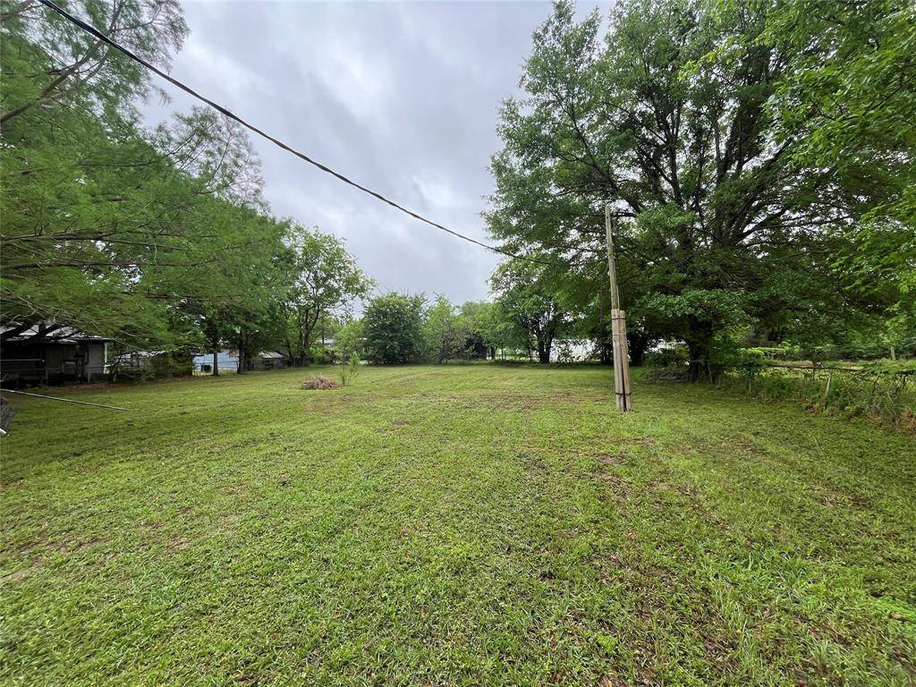 2445 Elmwood Drive, Wills Point, TX 75169