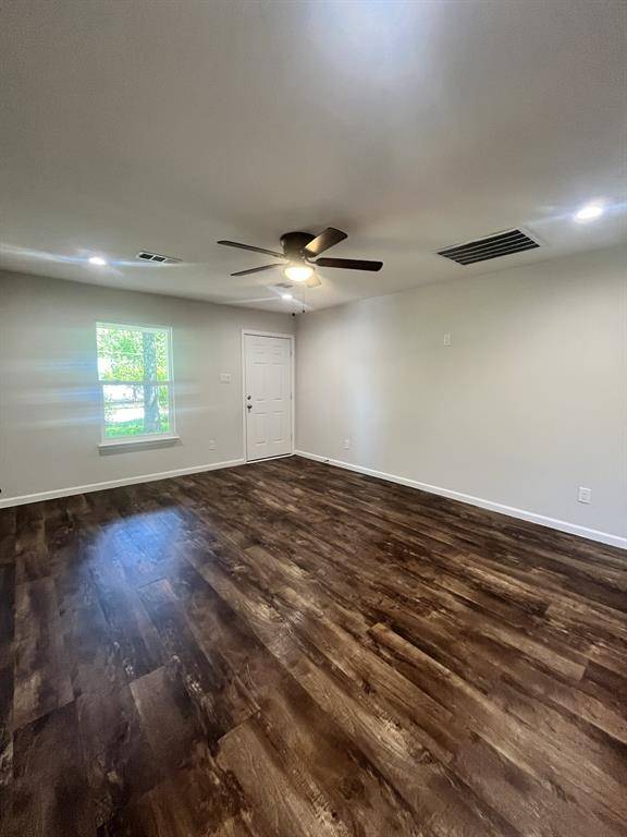 1012 Whispering Springs Drive, Tool, TX 75143