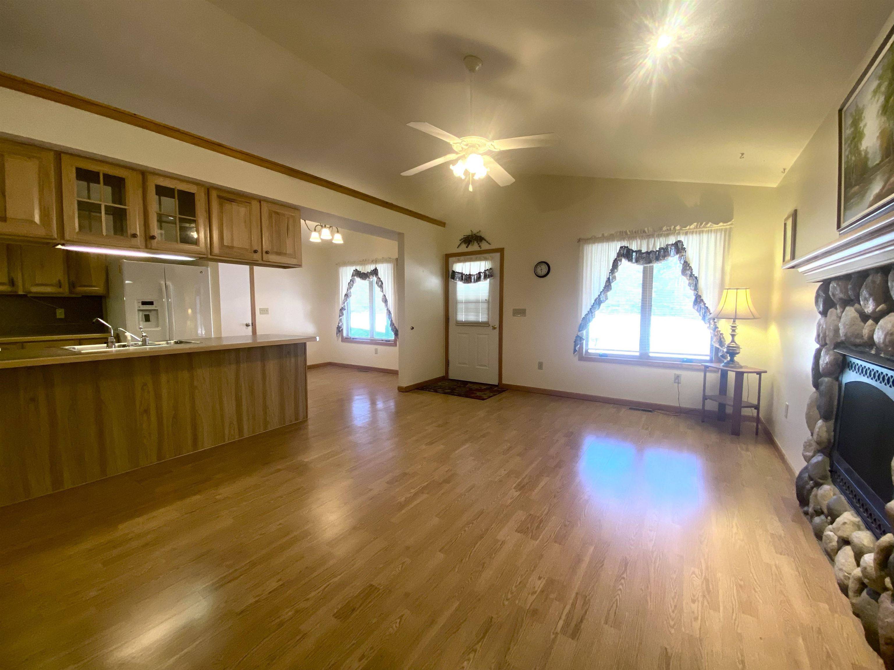 9391 NE Chippewa DR, Rapid River Twp, MI 49659