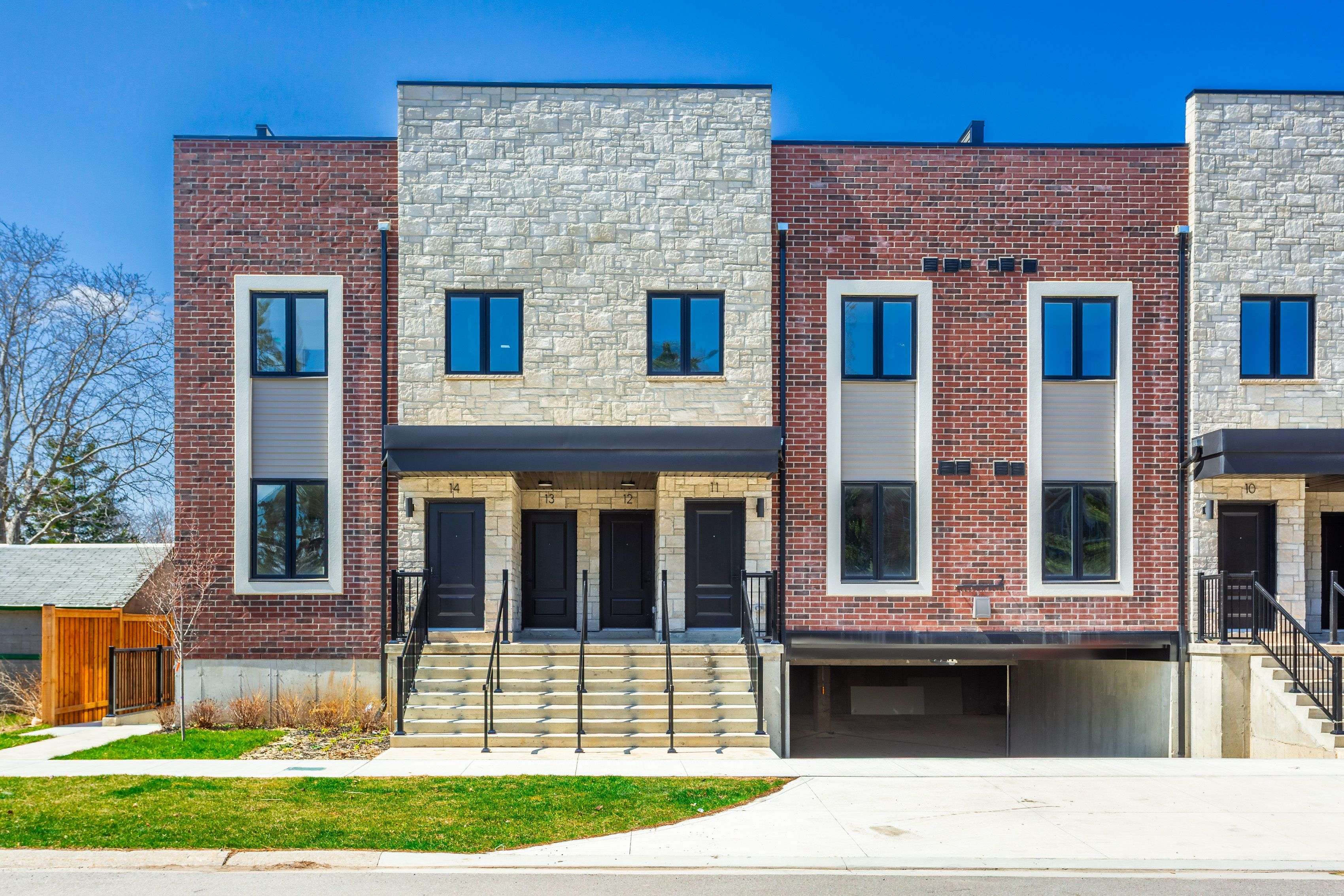 2 Slessor BLVD #12, Grimsby, ON L3M 5J4