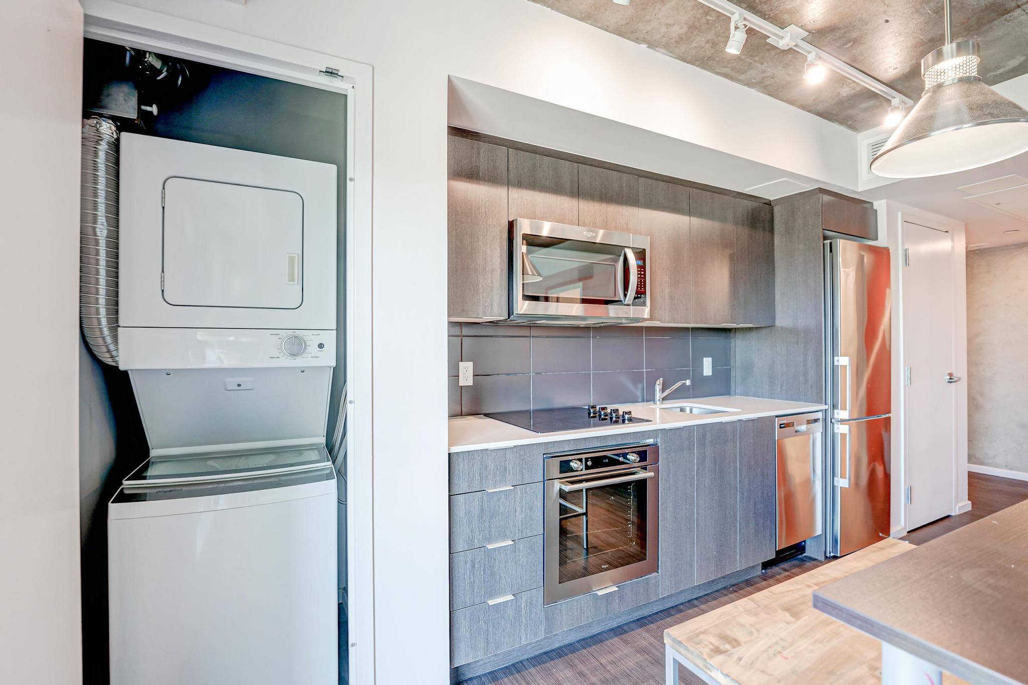 105 CHAMPAGNE ST S #703, Dows Lake - Civic Hospital And Area, ON K1S 5E5