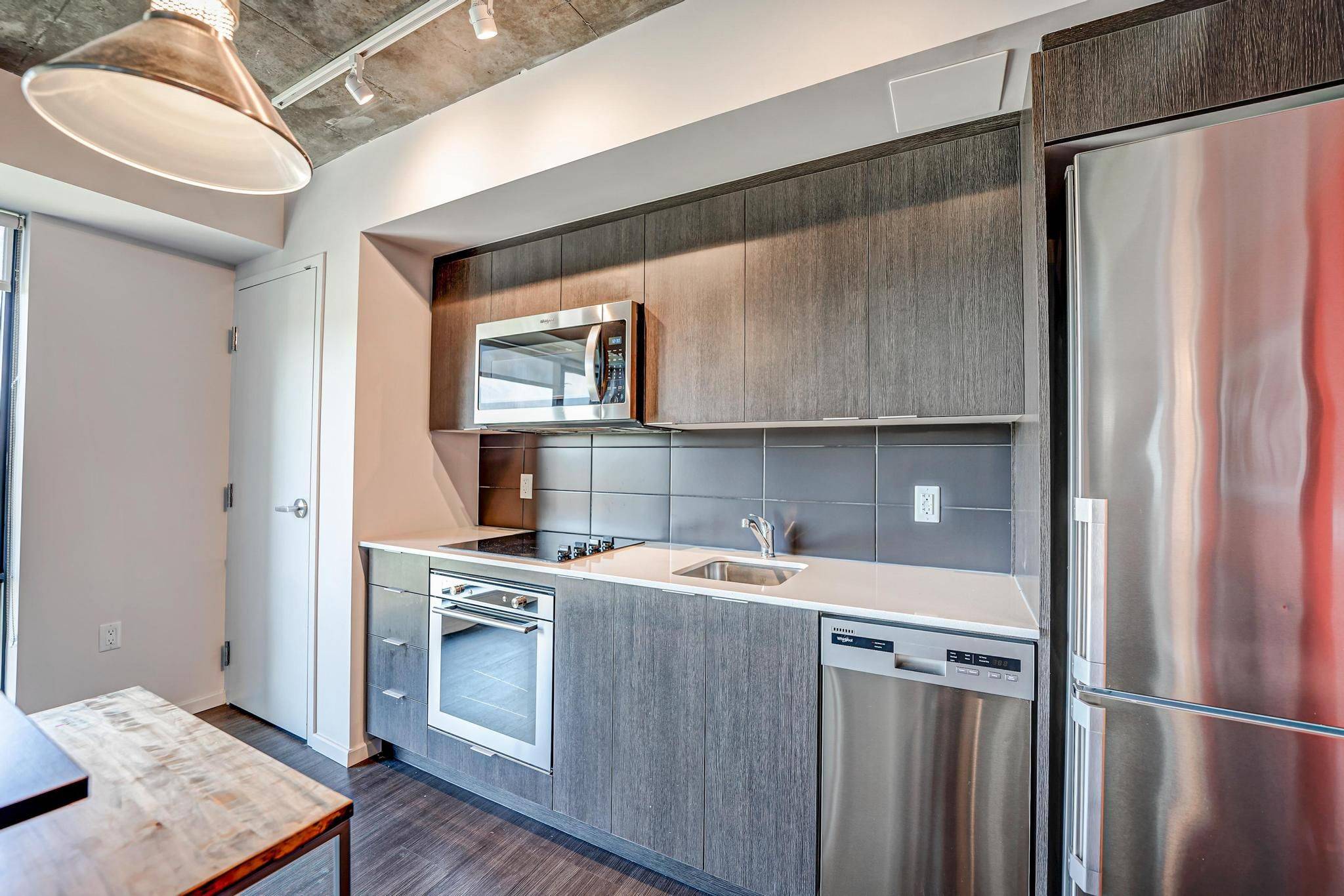 105 CHAMPAGNE ST S #703, Dows Lake - Civic Hospital And Area, ON K1S 5E5