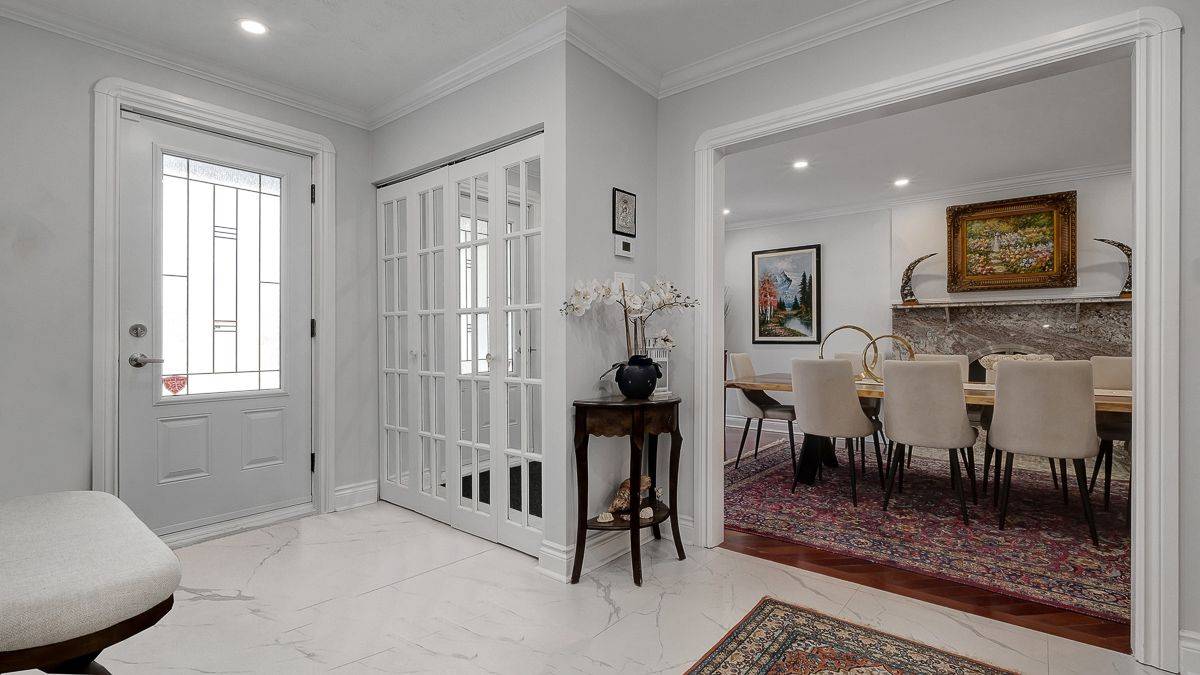 624 Pleasant Park RD, Alta Vista And Area, ON K1H 5N5