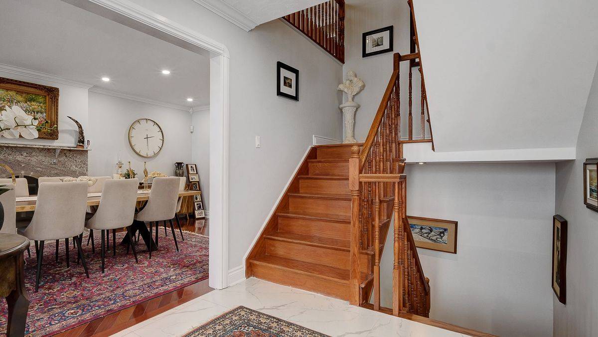 624 Pleasant Park RD, Alta Vista And Area, ON K1H 5N5