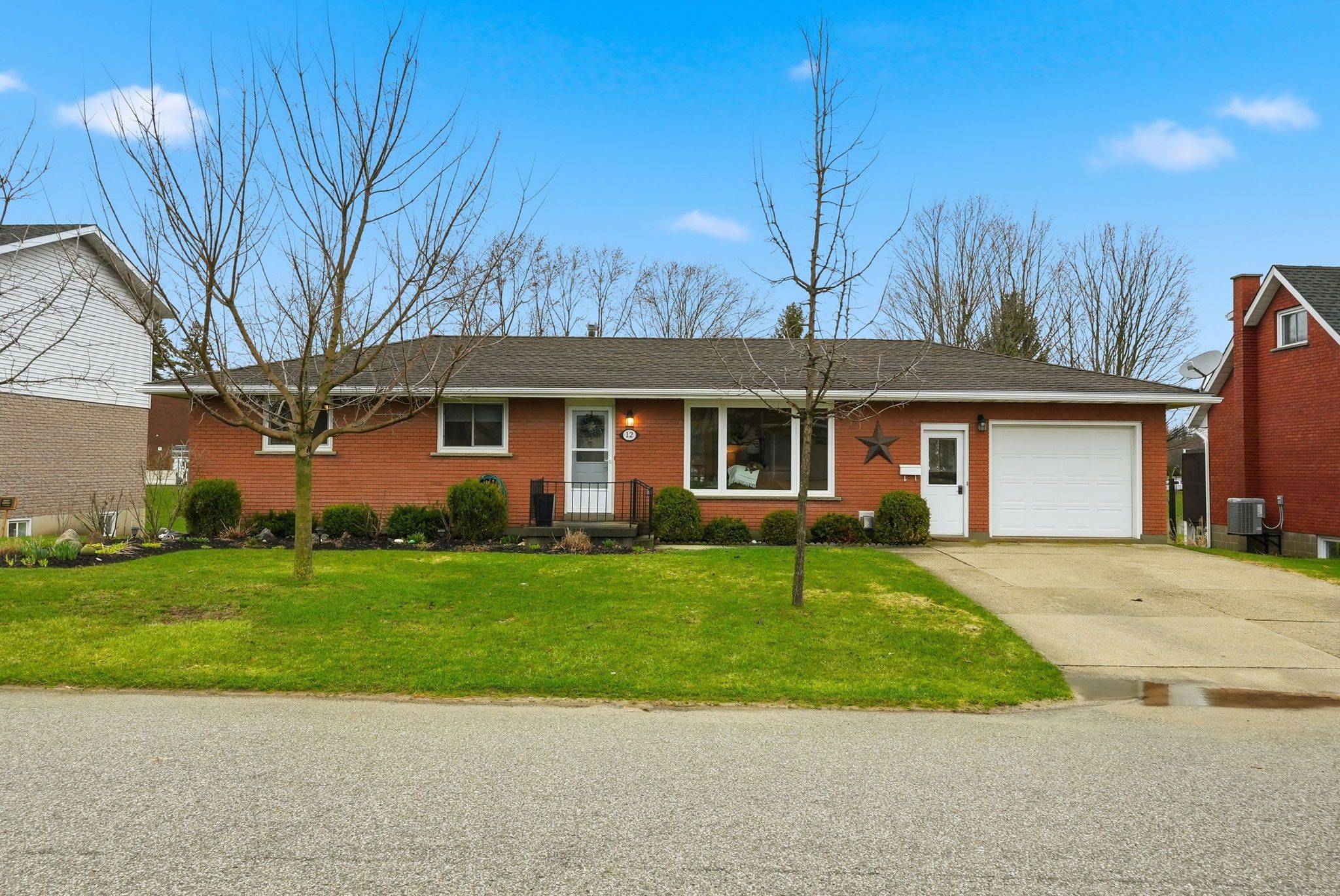 12 Second ST, Brockton, ON N0G 2V0