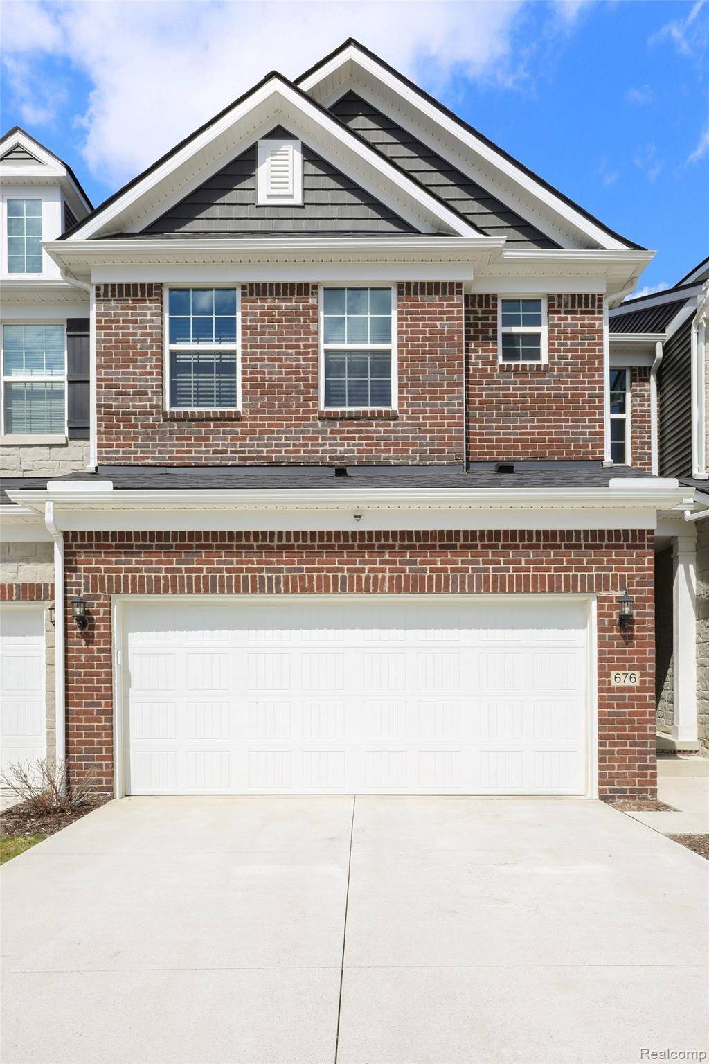 676 N Peppermint DR N #47, Rochester Hills, MI 48307