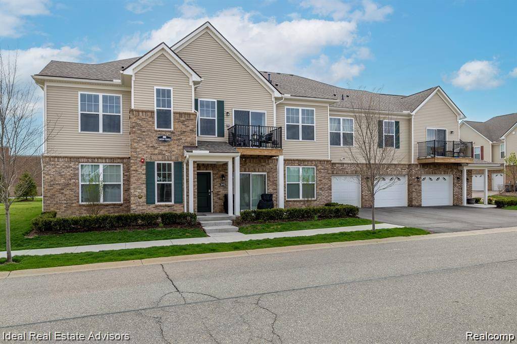 10040 RIDGE RUN ST, Hartland Township, MI 48855