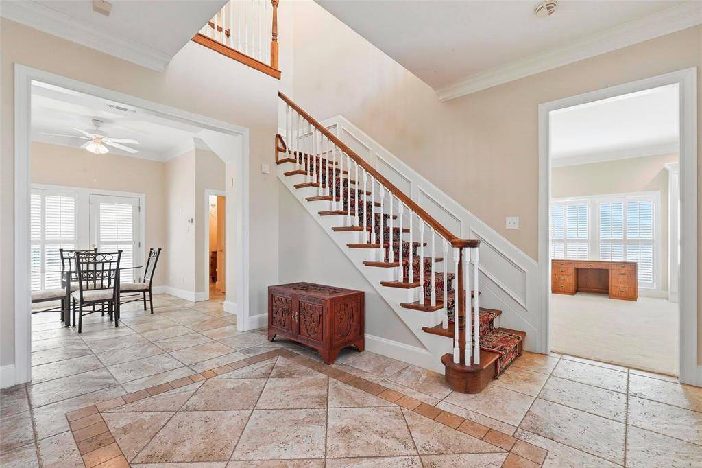 5949 River Bend Drive, Benbrook, TX 76132