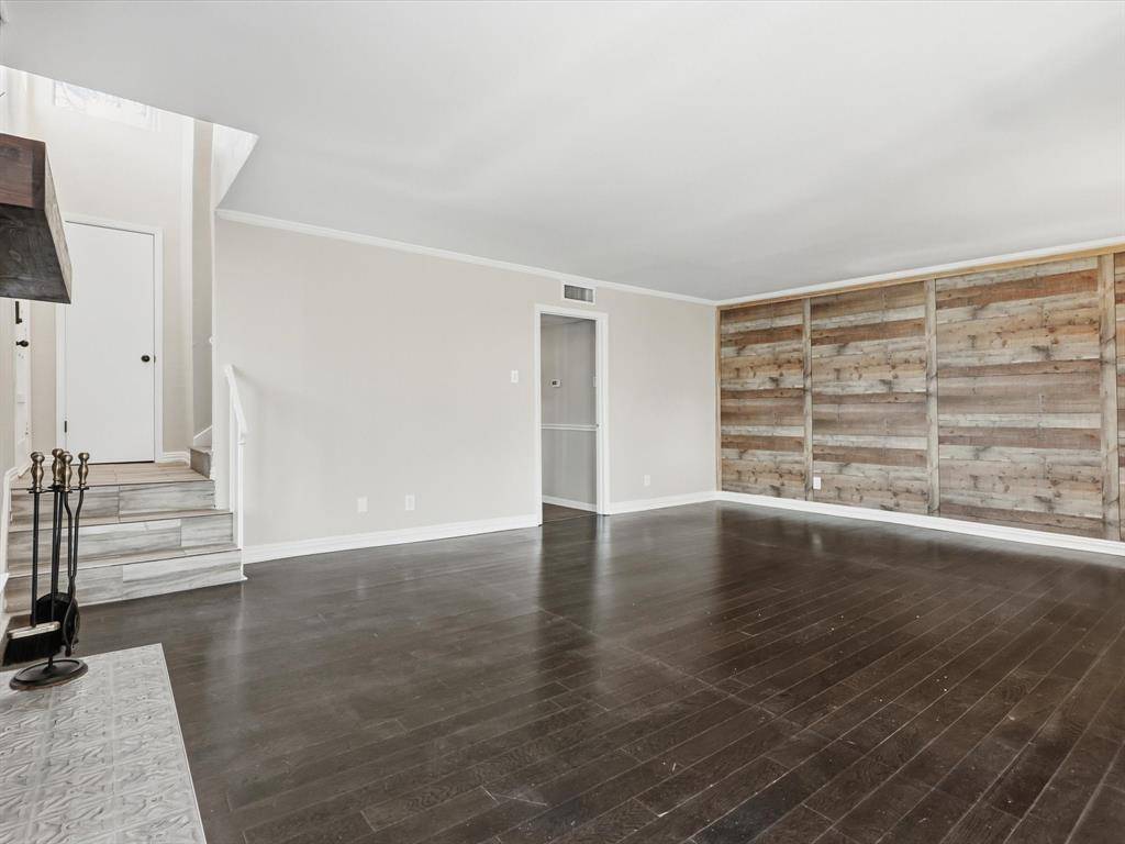 2713 Meadowstone Court, Carrollton, TX 75006