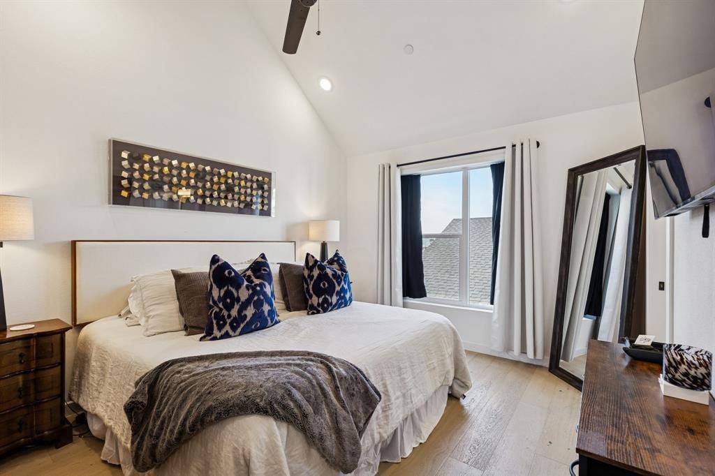 1507 N Garrett Avenue #202, Dallas, TX 75206