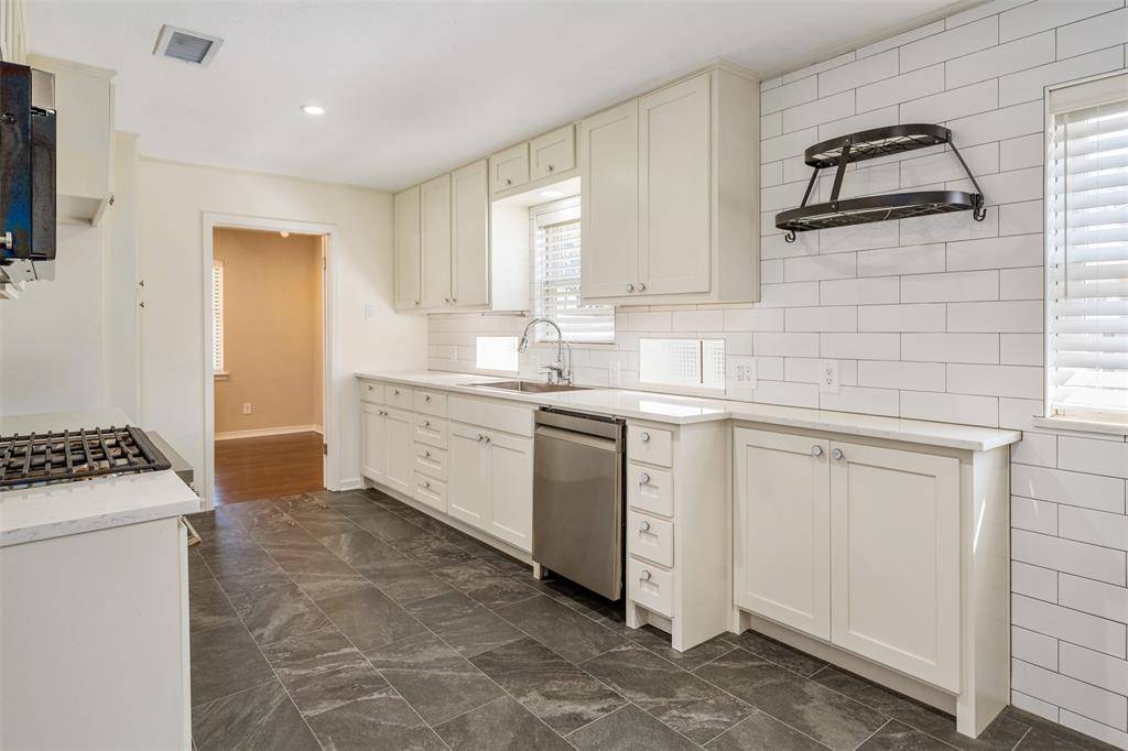 5811 Clendenin Avenue, Dallas, TX 75228